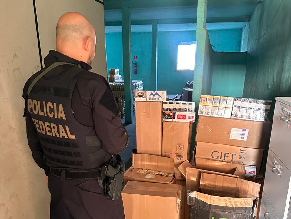 Operação da PF mira grupos criminosos que atuam no contrabando de cigarros e medicamentos na Bahia