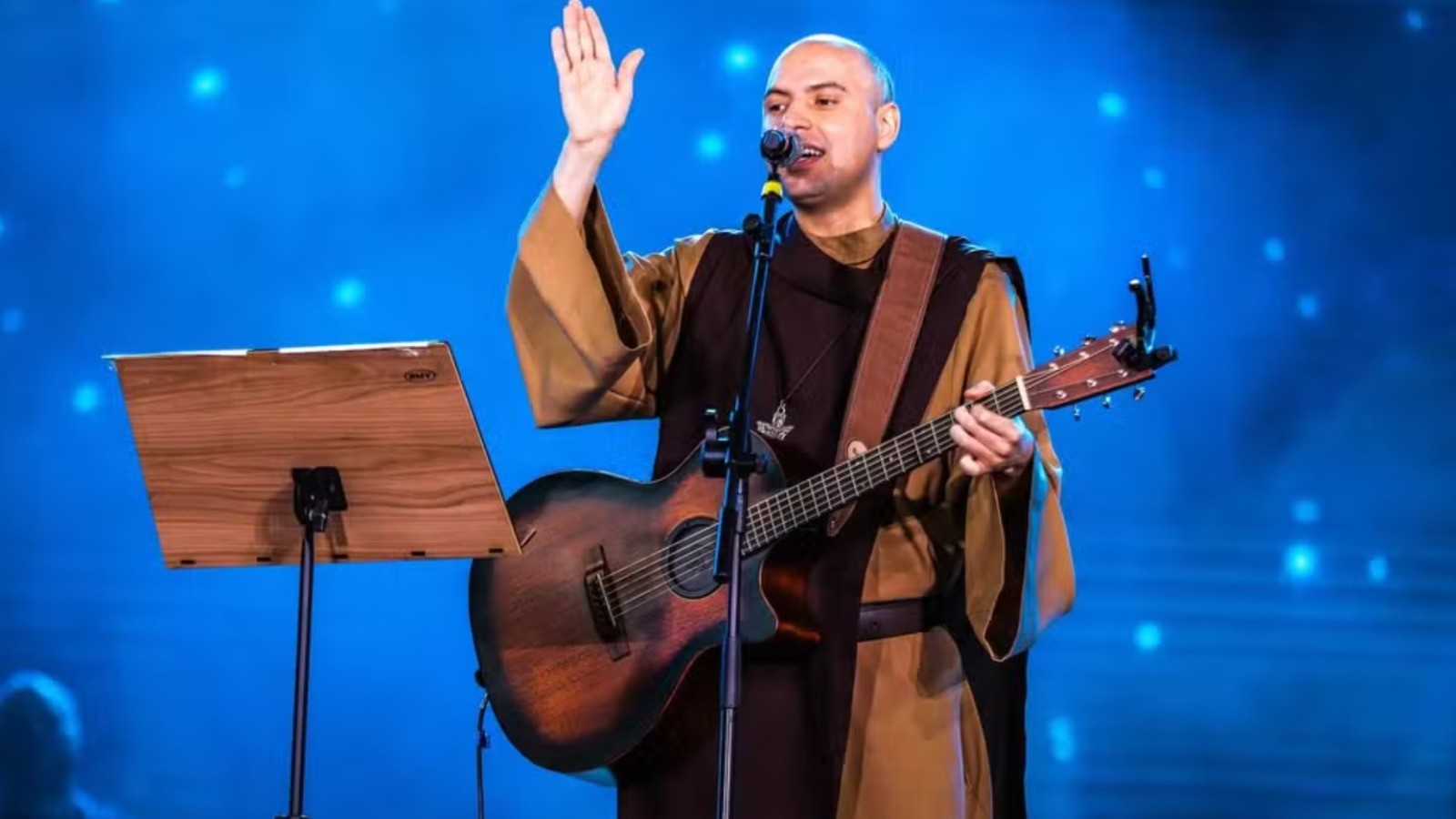 Frei Gilson abre a programação da 31ª Festa do Peão de Boiadeiro de Piracicaba – Crédito: Divulgação.