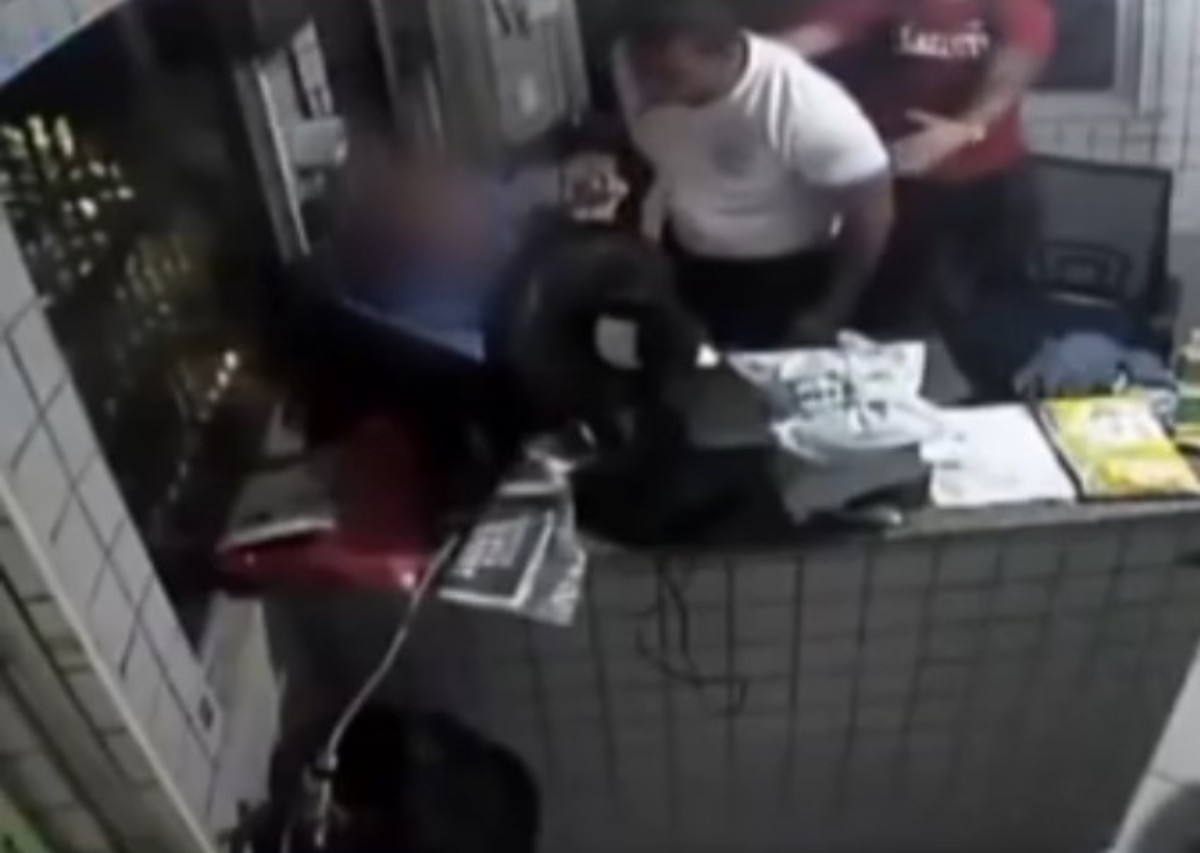 Porteiro de condomínio denuncia ter sido agredido e ameaçado de morte por ex-policial militar na BA
