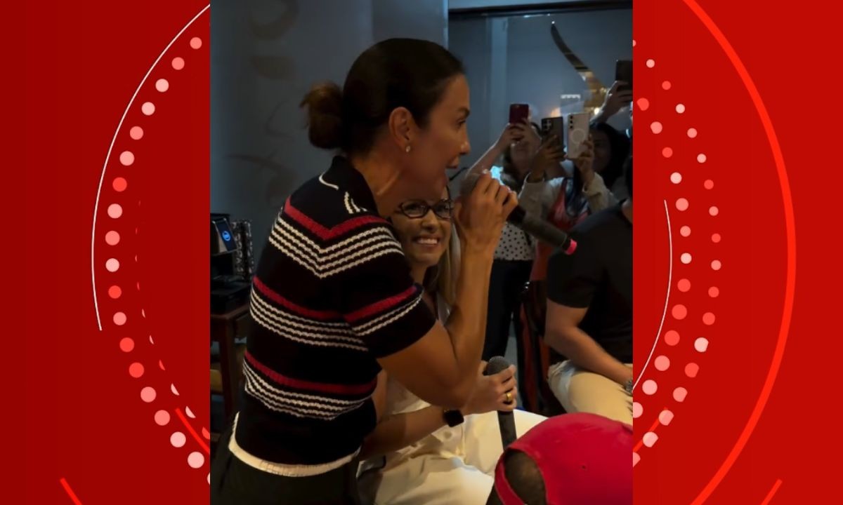 Ivete Sangalo surpreende e canta para clientes de restaurante em Salvador