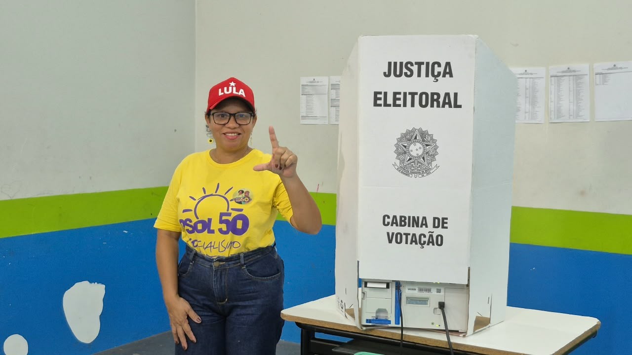 Candidata ao governo de Roraima, Rosi  Aires, vota em Boa Vista