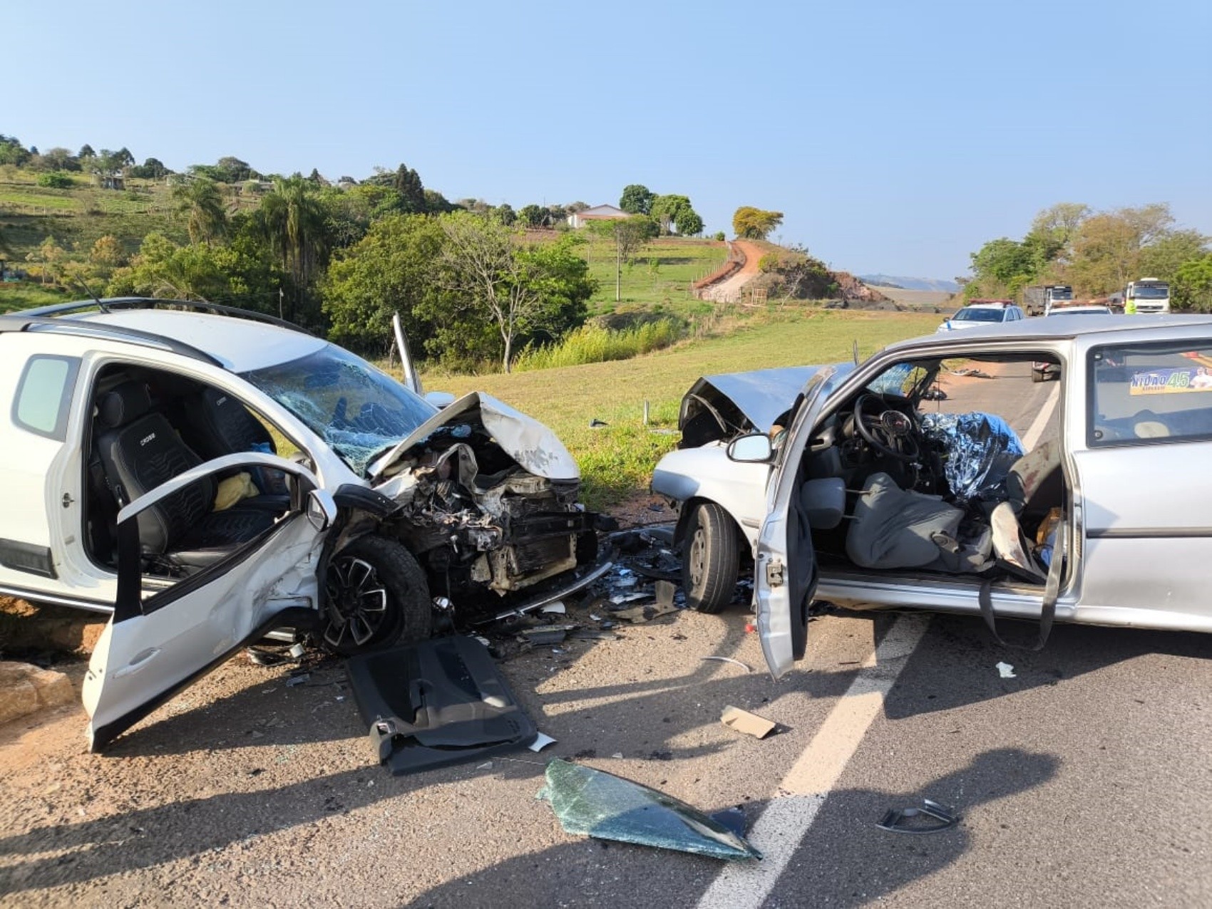 Batida entre carros mata duas idosas e criança de 3 anos na MG-290, em Ouro Fino