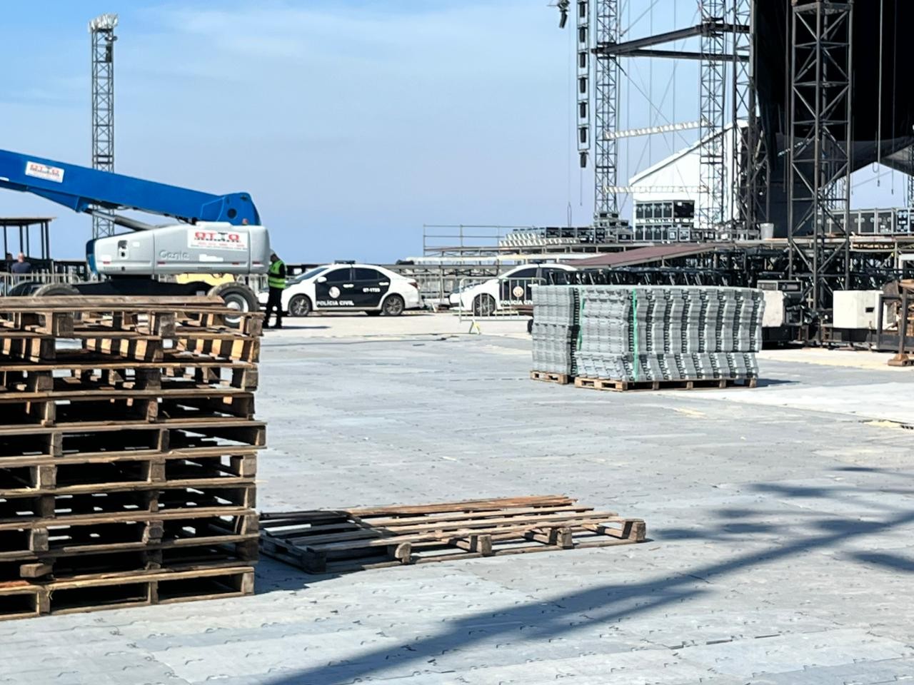 Morte no palco da Shakira: Polícia Civil faz nova perícia no local de acidente com serralheiro; obras estão suspensas