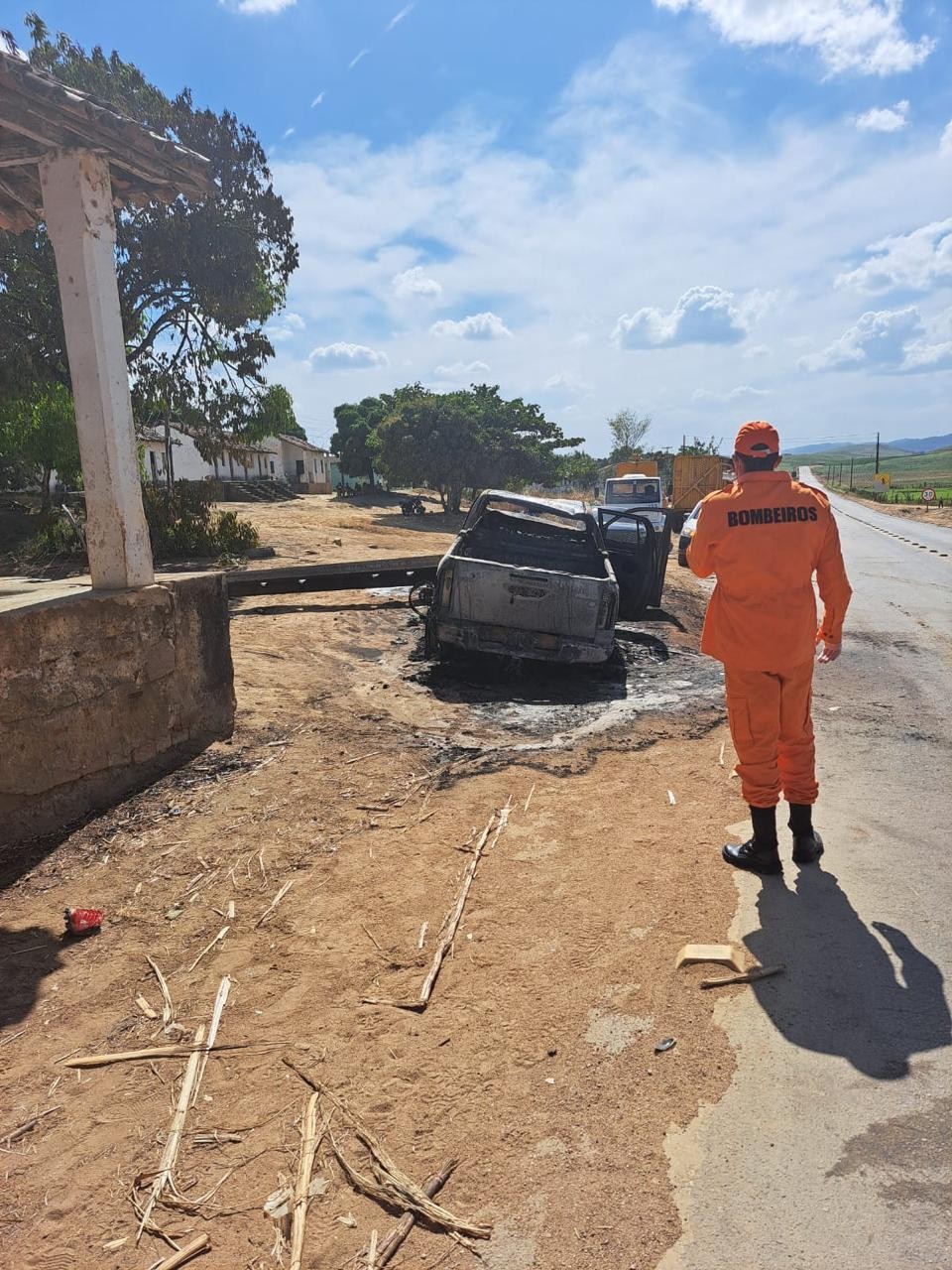 Motociclista morre ao colidir com carro e se chocar com muro de casa em Ibateguara