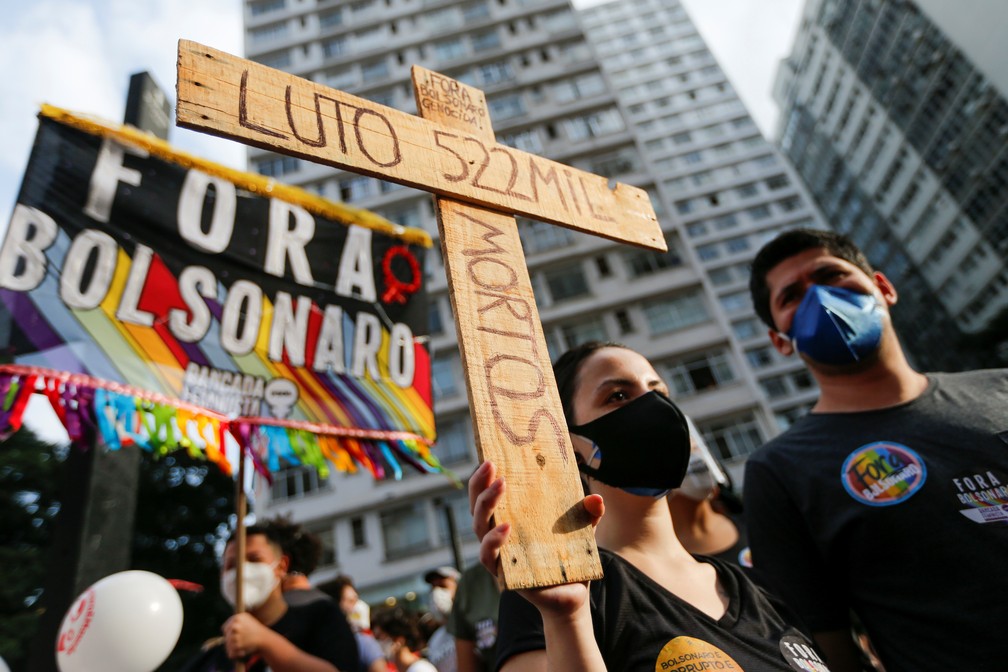 Manifestantes fazem atos contra Bolsonaro e a favor da vacina; FOTOS dos  protestos pelo Brasil, Política