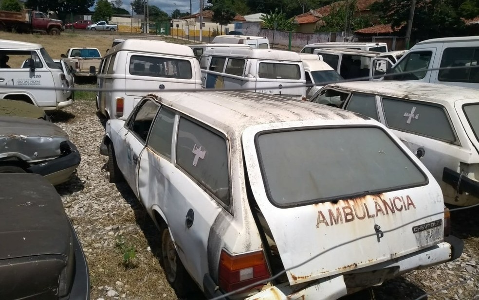 G1 - Exposição de veículos antigos chama a atenção dos moradores