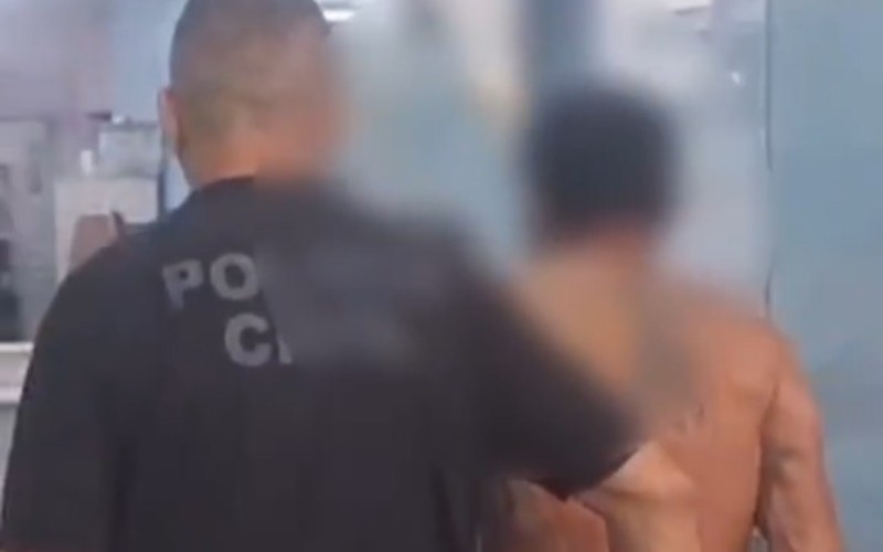 Vizinhos salvaram idosa de 98 anos que era estuprada e maltratada pelo filho no AM, diz polícia
