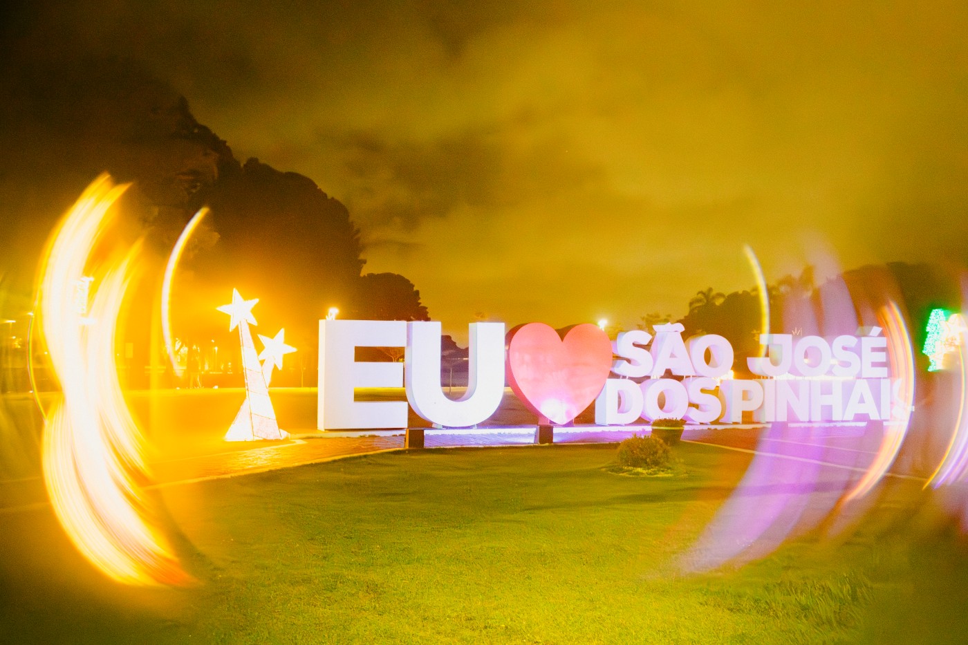 Natal Encanto e Luz 2025 agita São José dos Pinhais com mais de 300 atrações natalinas