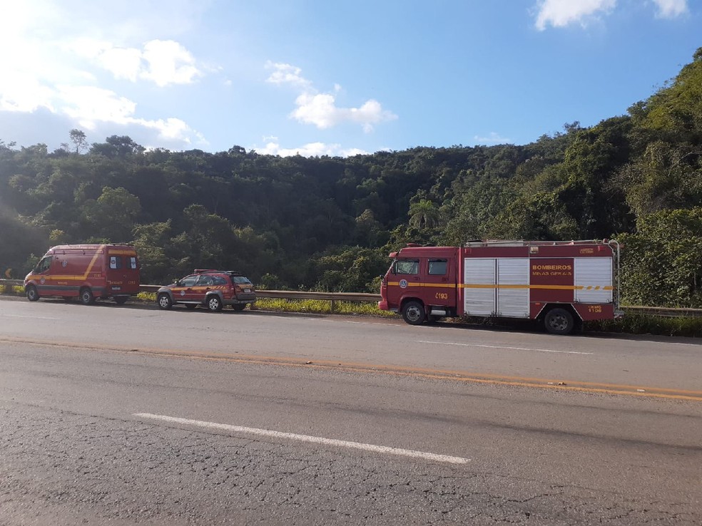 Acidente de trânsito termina em confusão e homem se pendura no capô de um  carro em Conselheiro Lafaiete; VÍDEO, Minas Gerais