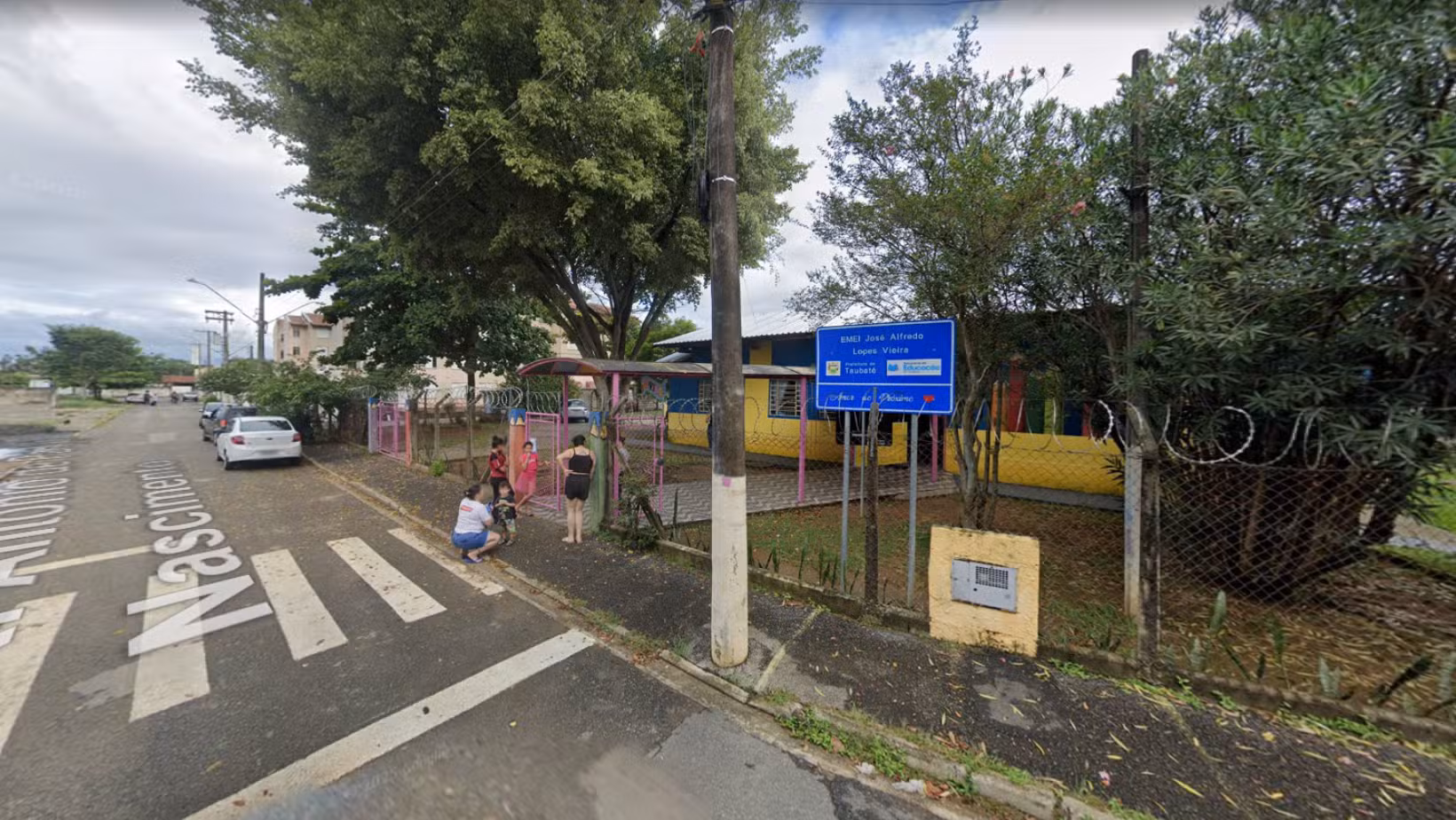 Homem é preso após invadir escola e tentar furtar 6 kg de carne da merenda em Taubaté, SP