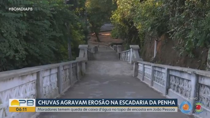 Fortes chuvas agravam erosão em barreira da escadaria da Penha, em João Pessoa