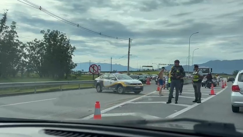 Serra Antiga da Rodovia dos Tamoios é interditada totalmente devido ao alto volume de chuvas