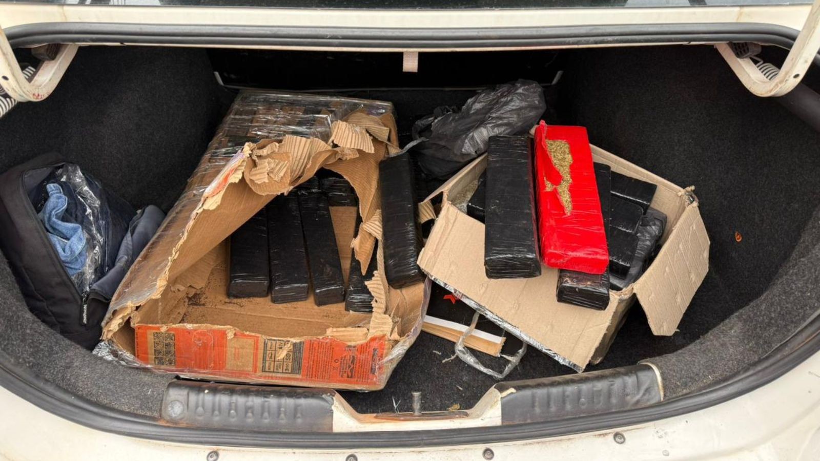 Carga com cerca de 60 kg de drogas destinada ao PCC é interceptada em Teresina