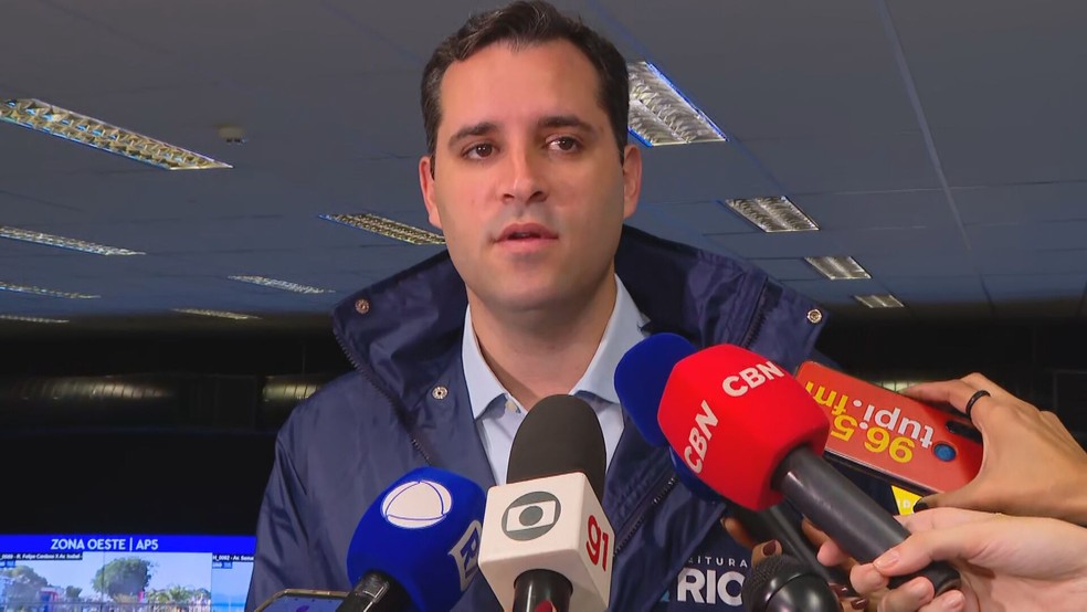 Eduardo Cavaliere recomenda cautela à população em dia com previsão de ventos fortes — Foto: Reprodução/ TV Globo