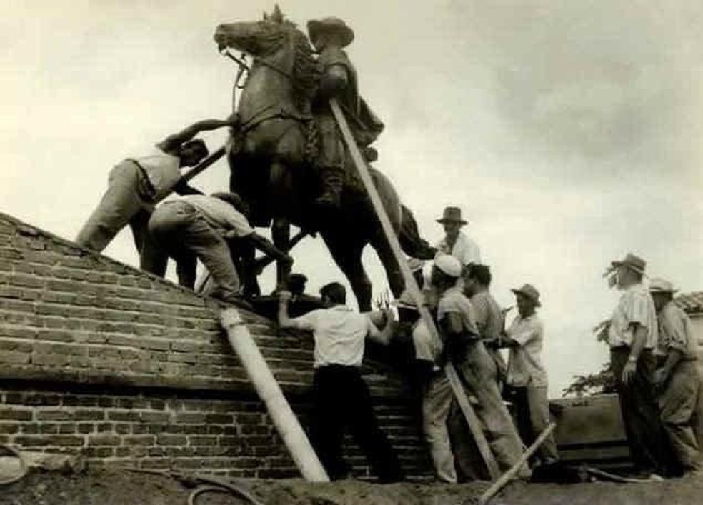 Praça dos Tropeiros, em Sorocaba (SP), foi inaugurada em 1954 — Foto: Projeto Memória/Jornal Cruzeiro do Sul