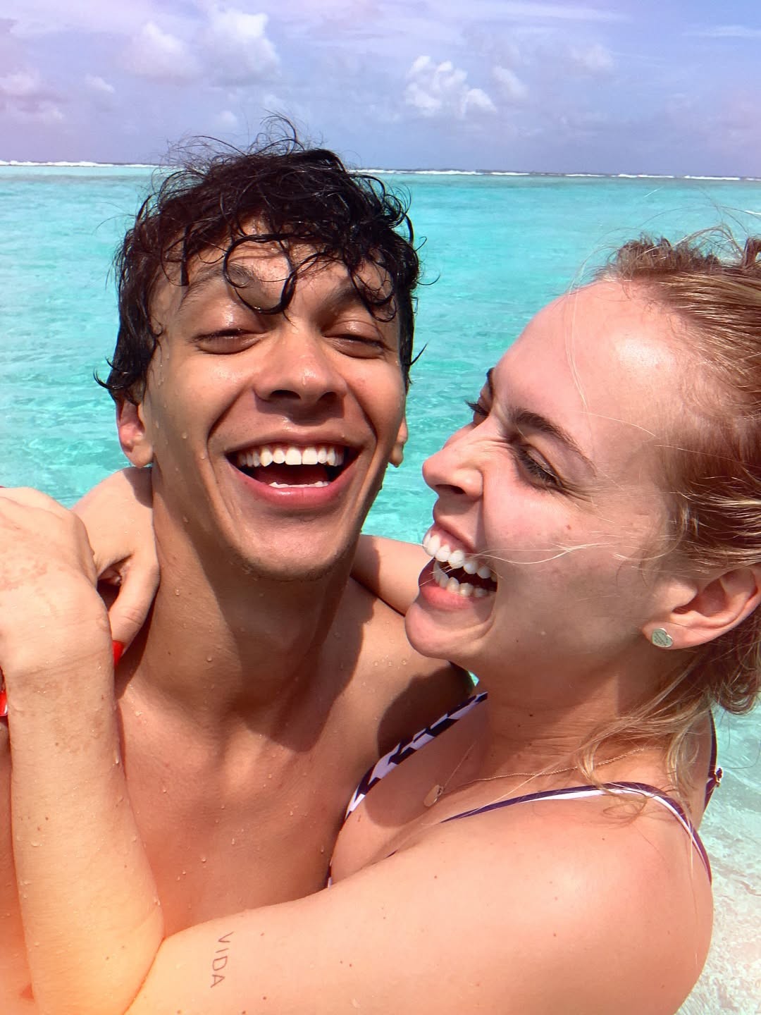 Youtuber Julio Cocielo anuncia término do casamento com Tata Estaniecki