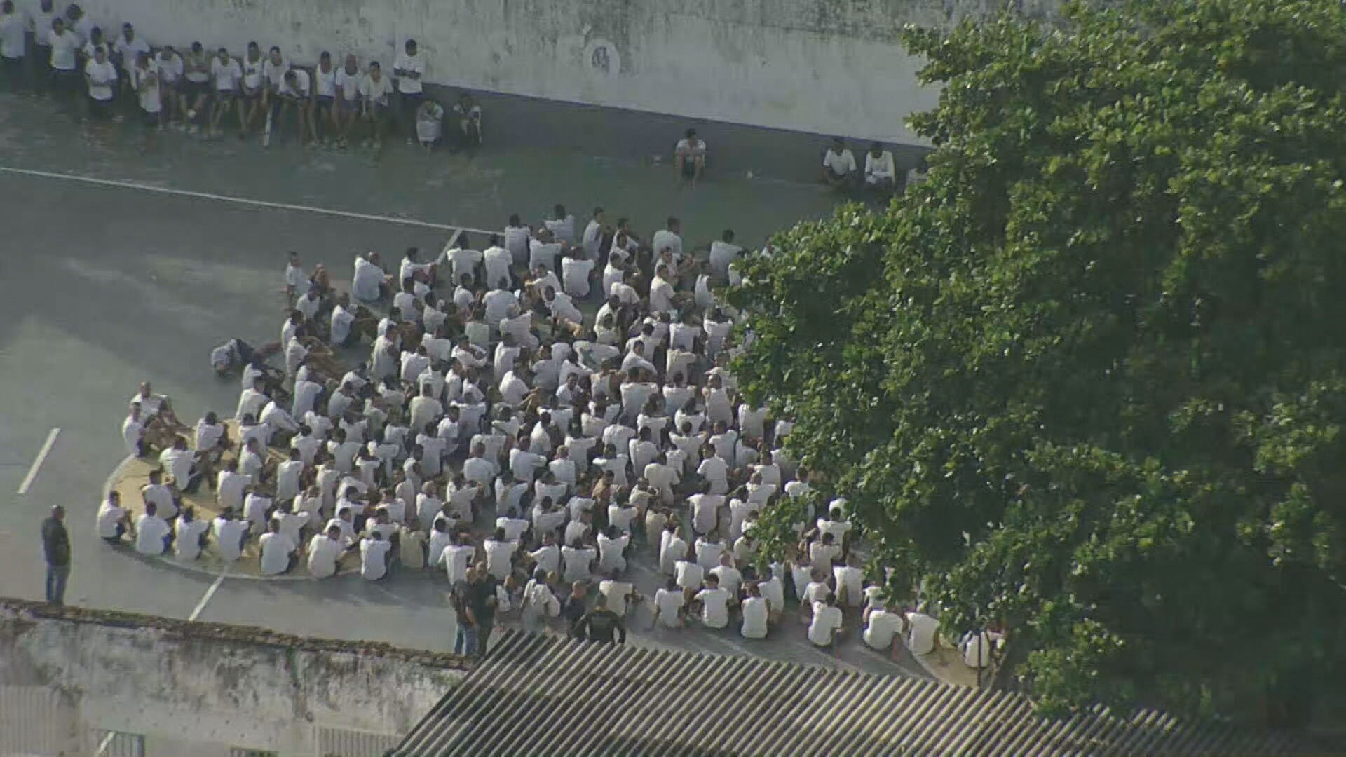 Um dia após copiloto da Polícia Civil ser baleado, Seap faz revista em presídio na Zona Oeste do Rio