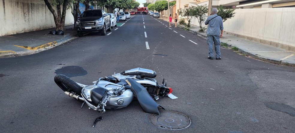 Motociclista morreu em acidente de trânsito, em Dracena (SP) — Foto: Claudio José