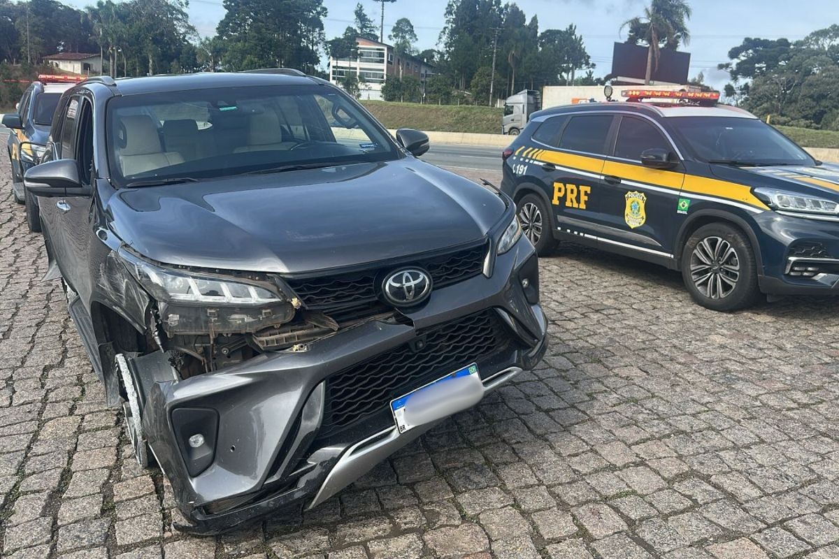 Vídeo mostra perseguição 'cinematográfica' entre PR e SC após motorista desobedecer ordem de parada e furar pedágios