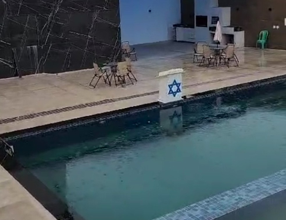 Polícia encontra casas de Peixão no Complexo de Israel — Foto: Reprodução