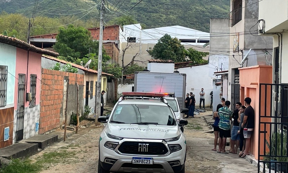 Uma das suspeitas da polícia é que as vítimas tenham ido ao local realizar um ataque, porém foram surpreendidas e assassinadas. — Foto: Mateus Ferreira/ SVM