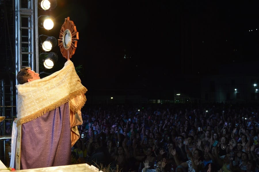 Padre Pierre confirma data da última Missa do Impossível de 2025 em Juiz de Fora, que será no Sport