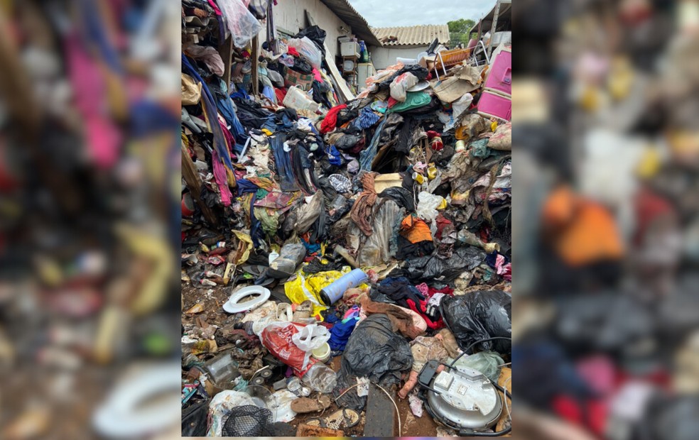 Operação retira 30 toneladas de lixo acumulado por casal em Araçatuba (SP) — Foto: Prefeitura de Araçatuba/Divulgação
