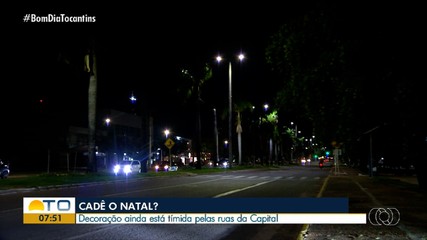Moradores esperam pela decoração de Natal nas ruas de Palmas