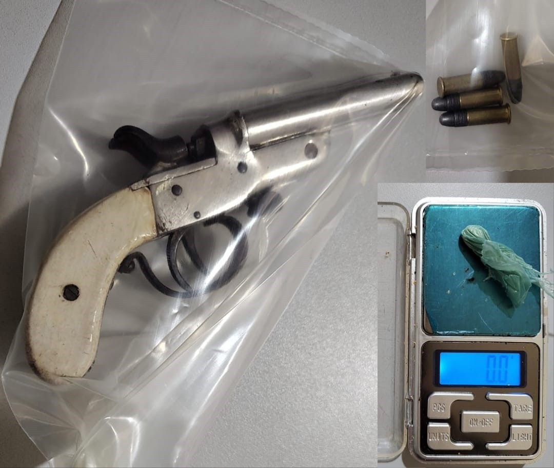 Marido é preso após esposa esconder droga e garrucha que ele mantinha em residência, em Teodoro Sampaio