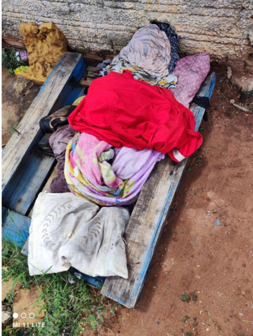 Lugar onde a vítima usava para dormir — Foto: Polícia Civil