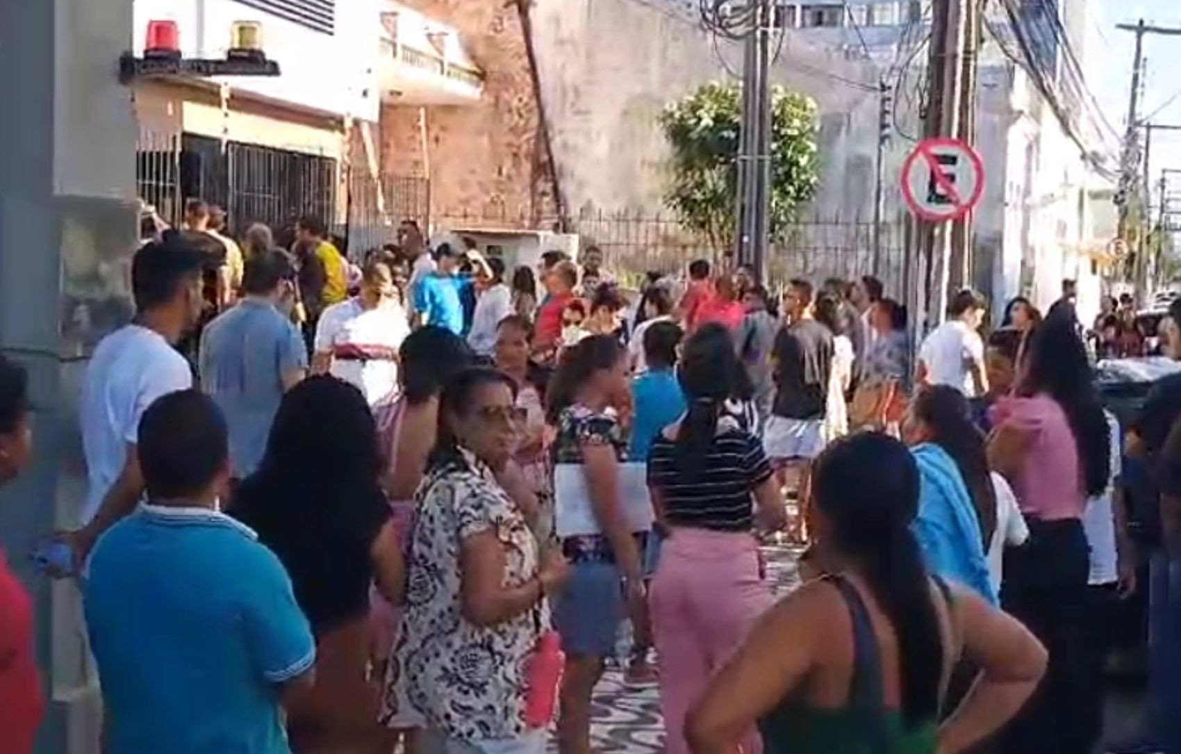 Eleitores lotam cartórios durante feriado para atualizar o título em Aracaju