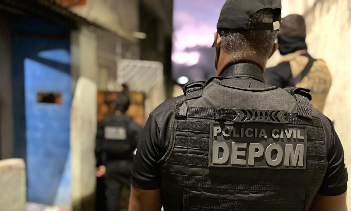 Mulher é presa suspeita de atear fogo e matar ex-companheiro em cidade da Bahia