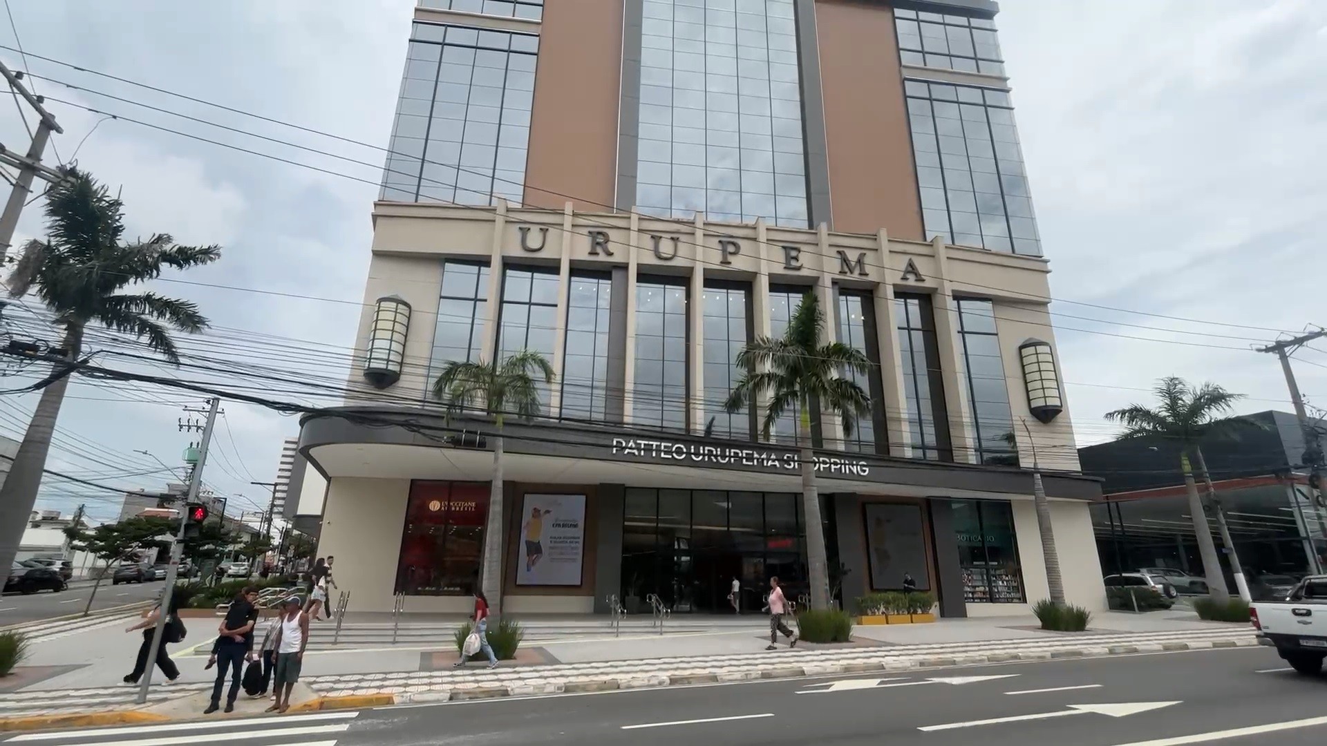 Defesa Civil interdita mezanino de shopping em Mogi das Cruzes após constatar fissuras