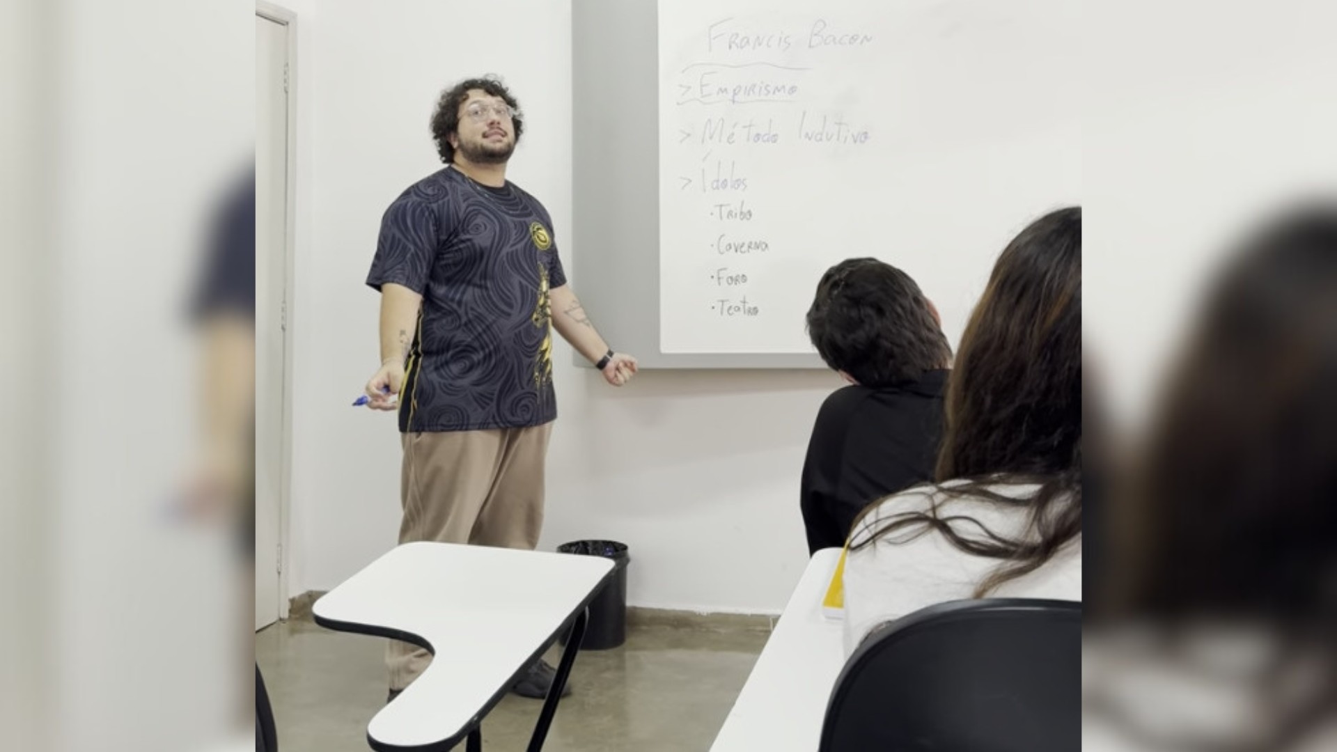 Professor que compartilha respostas inusitadas em provas valoriza a criatividade: 'Se me divertir, dou 0,1 ou 0,2'