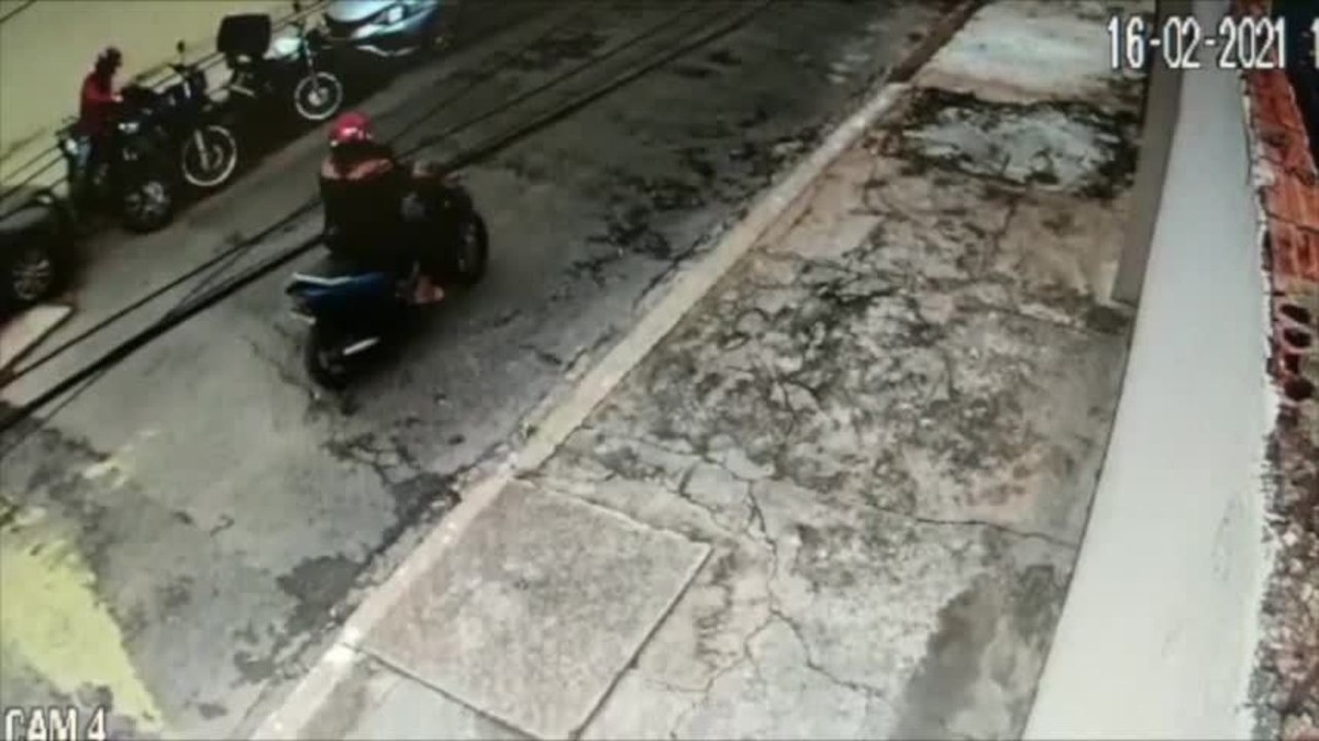Rondonense coloca rastreador na moto e pega mulher no flagra com o