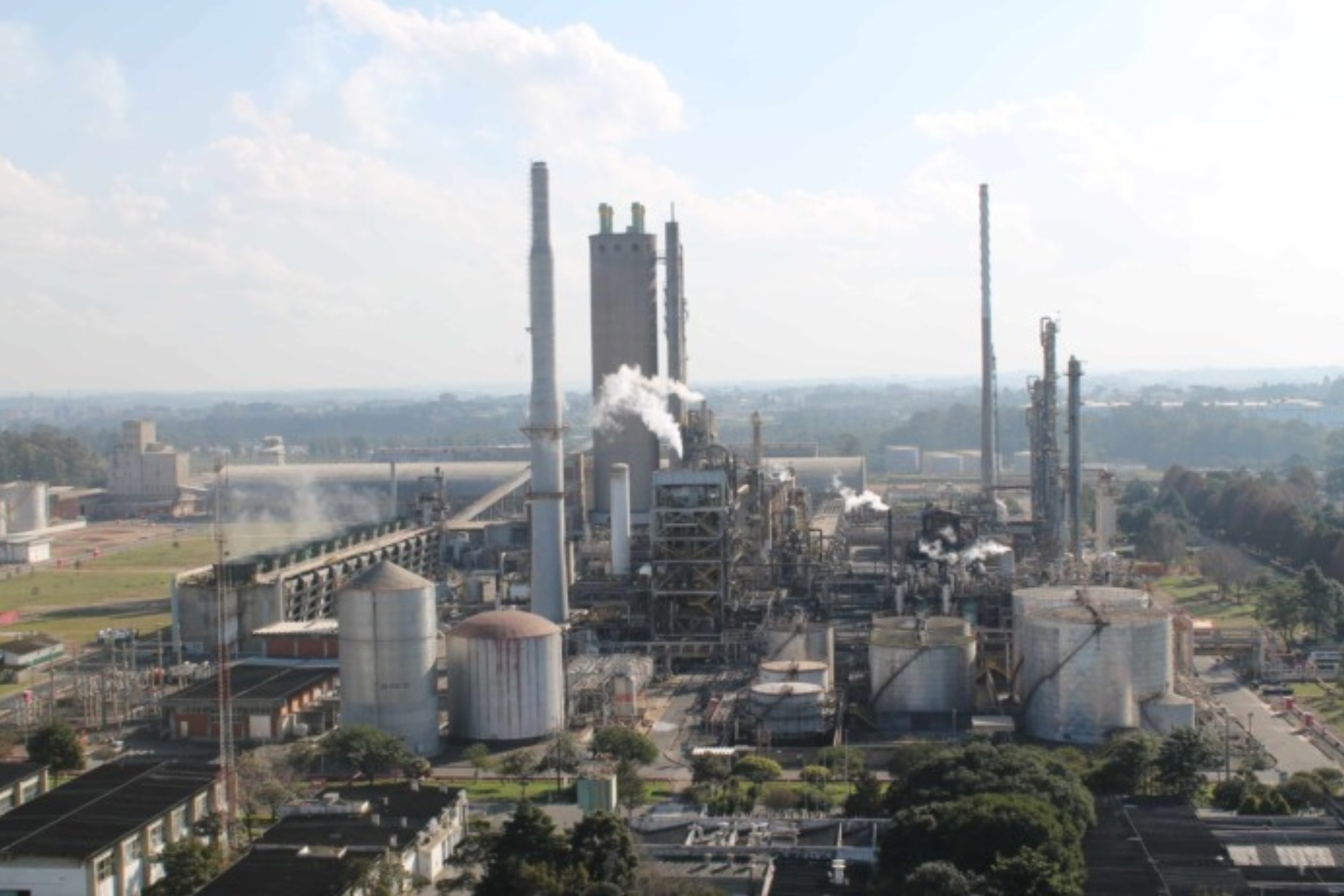 Subsidiária da Petrobras no Paraná divulga concurso público com 126 vagas; veja como participar 