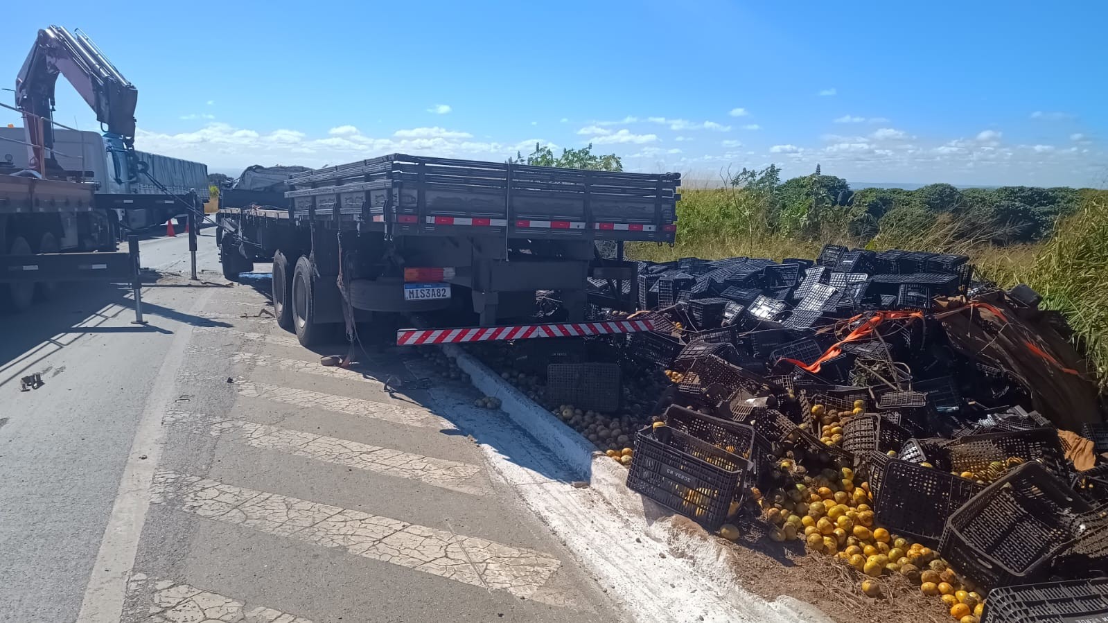 Motorista morre em acidente na BR-146 com caminhão emprestado por amigo
