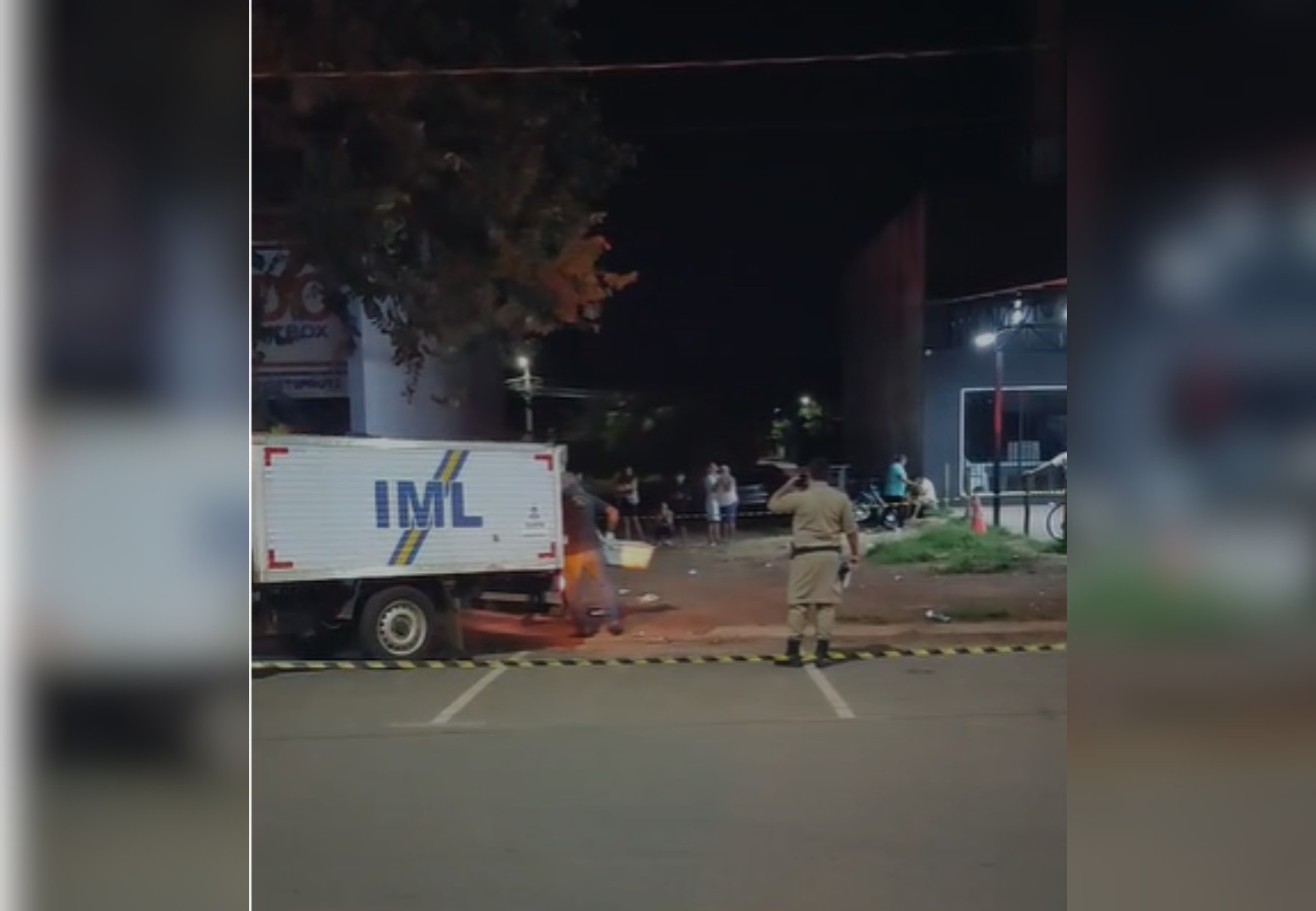 Adolescente é morto e homem fica ferido após tiros em distribuidora de bebidas em Palmas