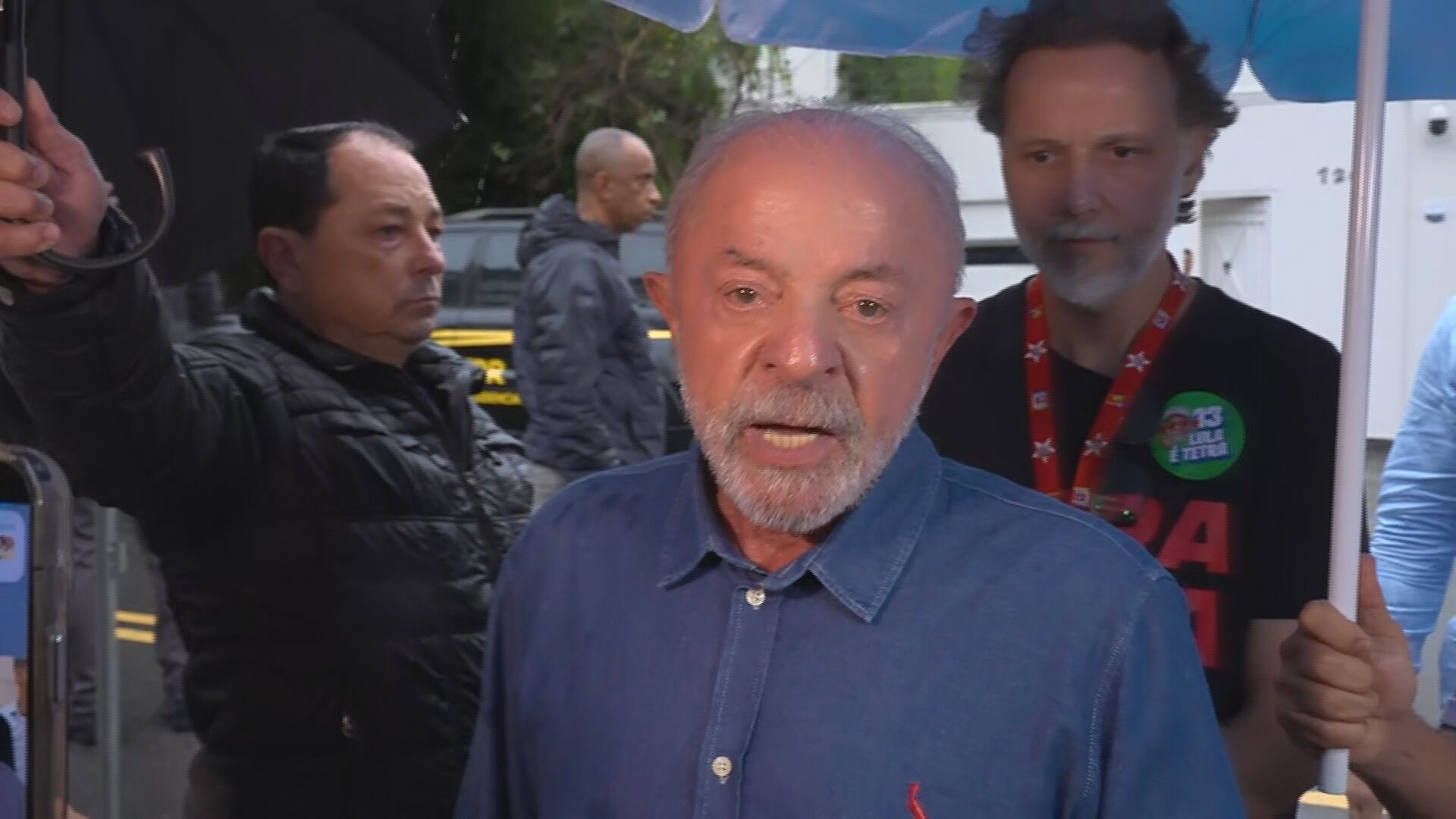 Lula pede que TSE prorrogue horário da votação após denúncias sobre falta de ônibus