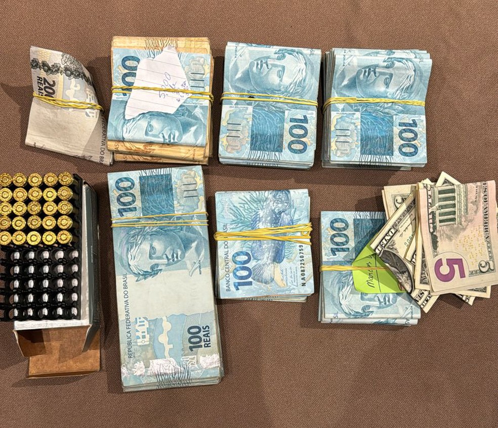 PF e CGU realizam operação contra desvio de dinheiro público, fraude em licitações, lavagem de dinheiro e sonegação de impostos na BA — Foto: Divulgação/PF
