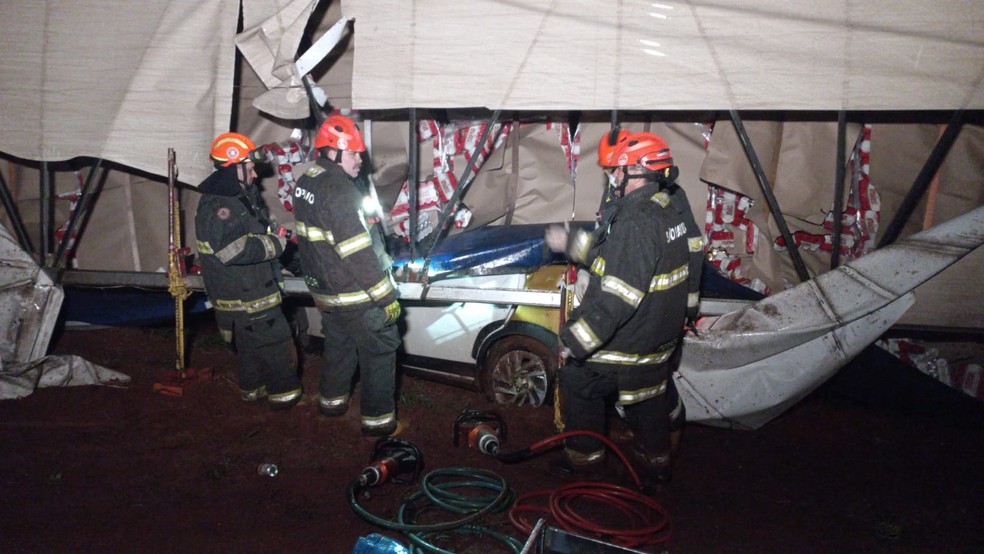 Acidente ocorreu em uma rodovia na região de Olímpia (SP) — Foto: TV TEM / João Selari