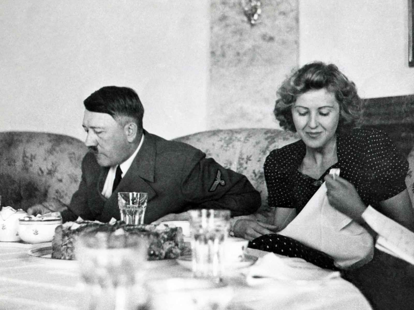 Estupro de quase 1 milhão de alemãs no final da guerra revela lado oculto da vitória contra nazistas