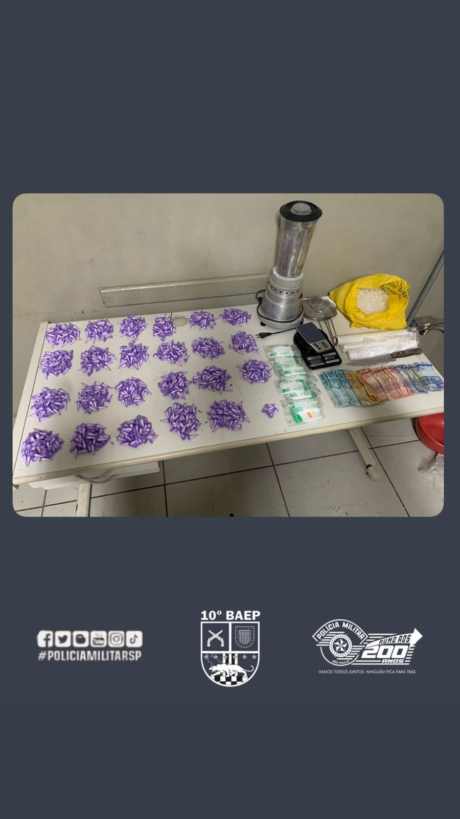 PM prende três homens e encontra 1,1 mil microtubos de cocaína em fundo falso de guarda-roupa em Piracicaba