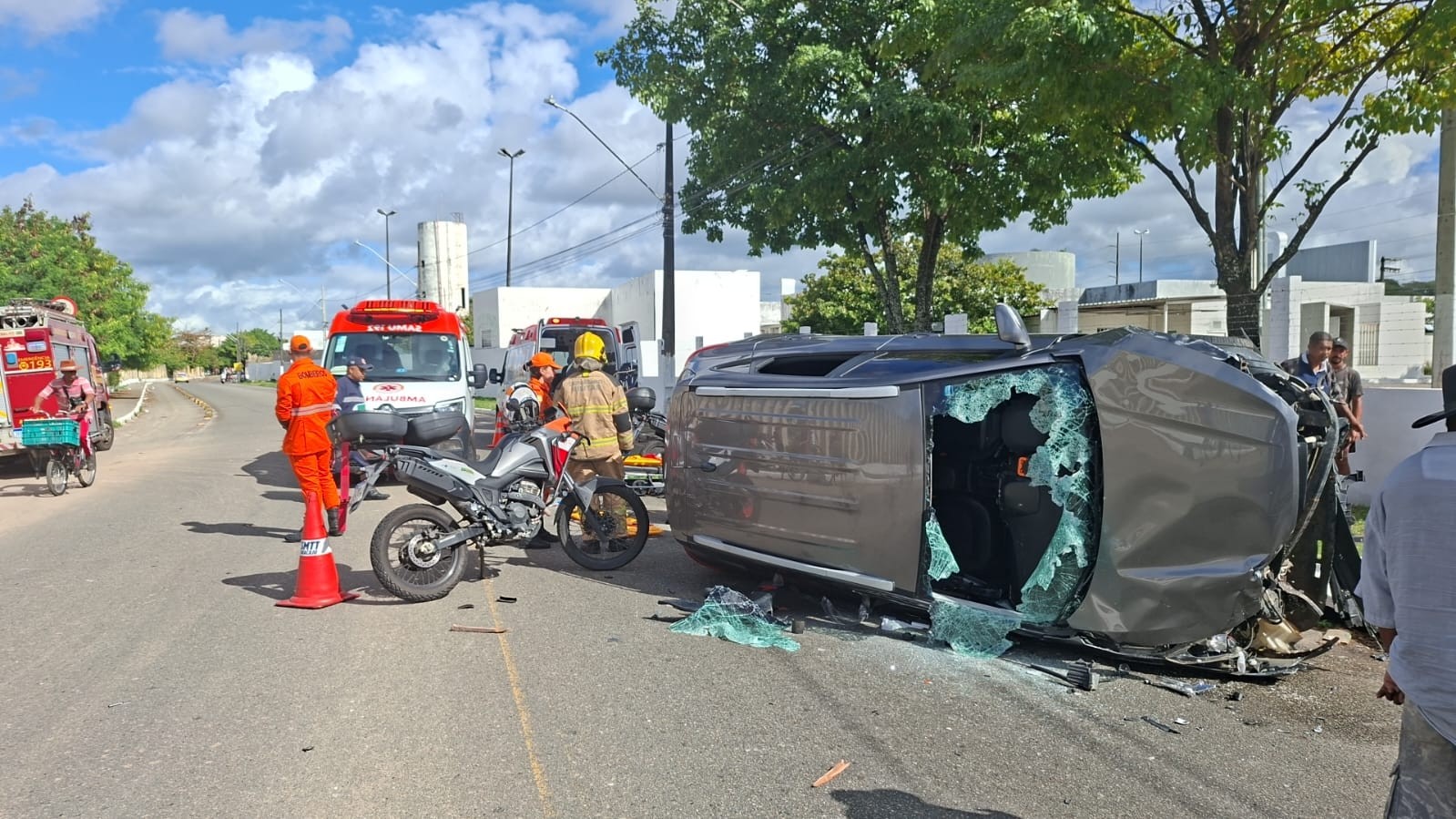 Acidente entre veículos deixa feridos em Aracaju