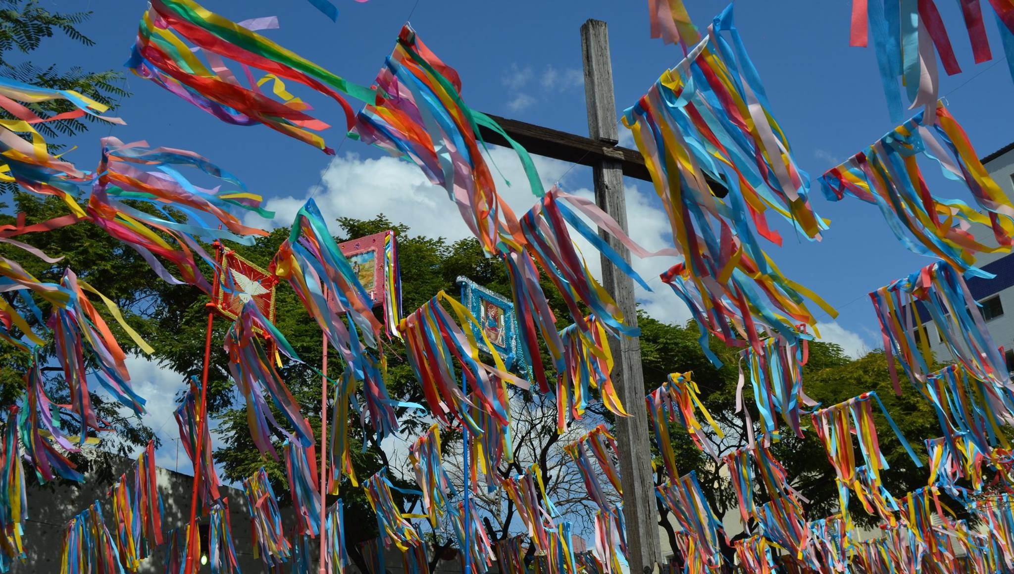 Festas de Agosto movimentam Montes Claros com cortejos, shows e gastronomia; veja programação