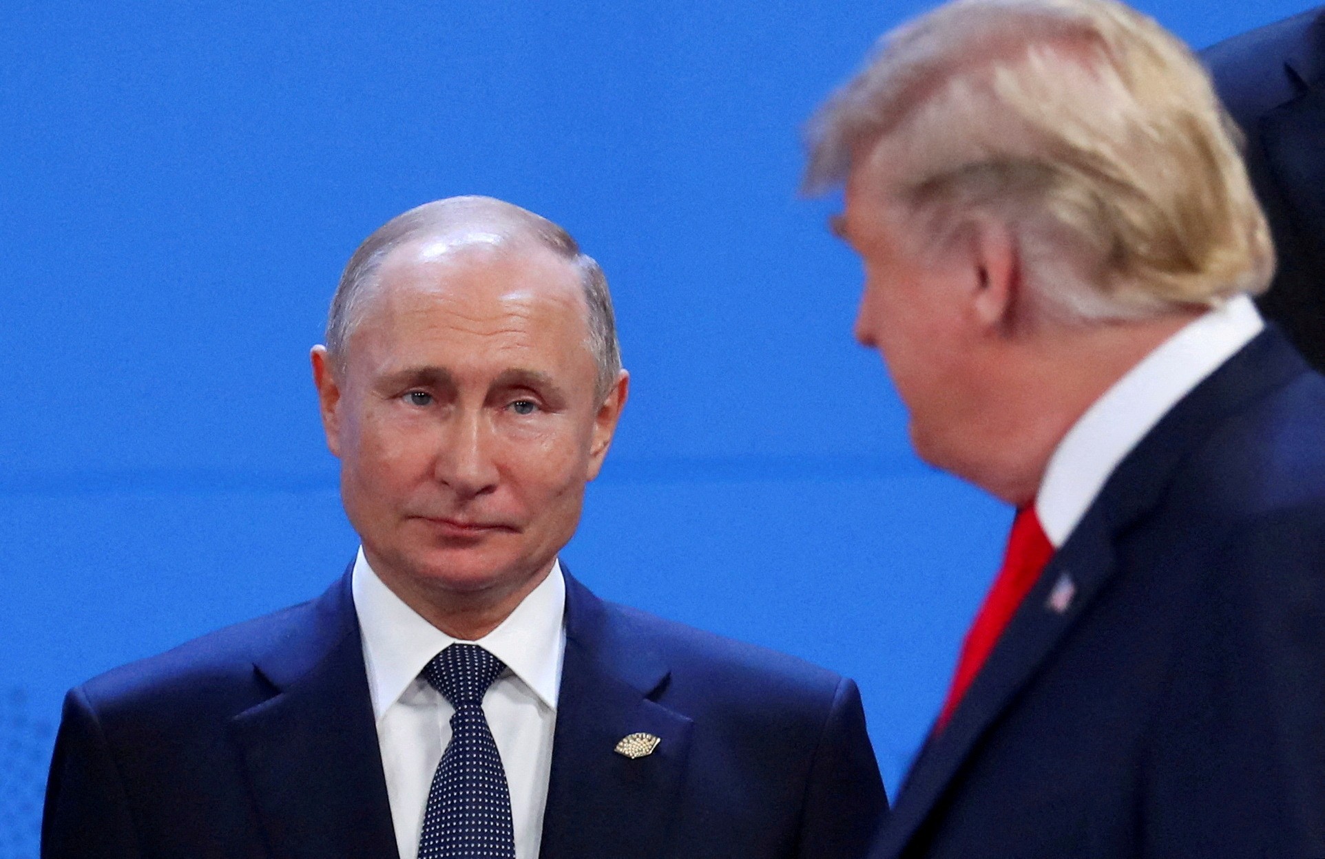 Autoridades dos EUA, UE e Ucrânia se reunirão no Reino Unido hoje antes do encontro entre Trump e Putin