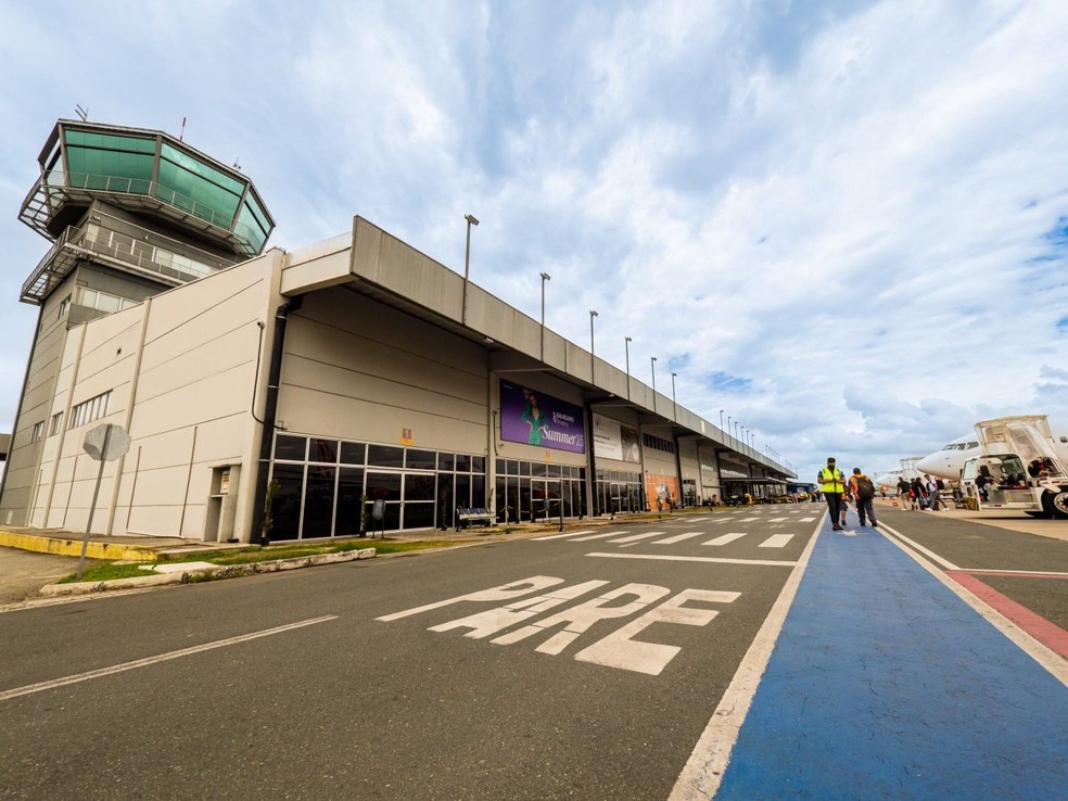 Litoral de SC terá mais de 220 voos diretos extras no verão; veja onde
