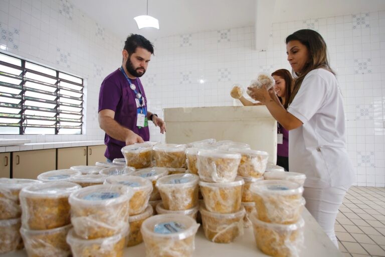 São João Solidário distribui refeições juninas para pessoas em vulnerabilidade em Natal