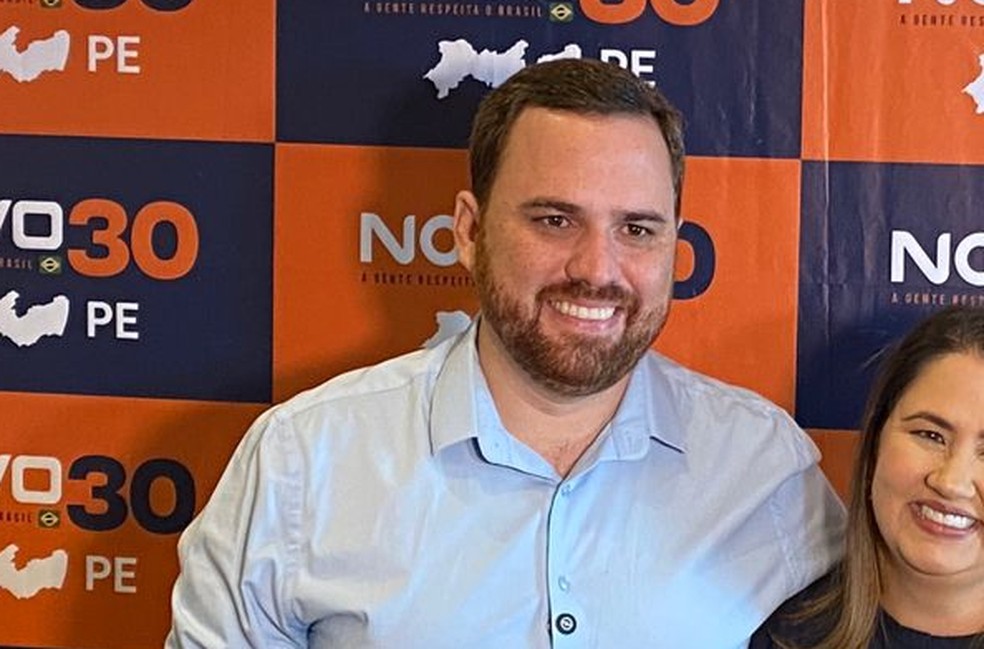 Tecio Teles foi oficializado como candidato do Partido Novo à prefeitura do Recife e terá Kelly Souza como vice na chapa — Foto: Artur Ferraz/g1