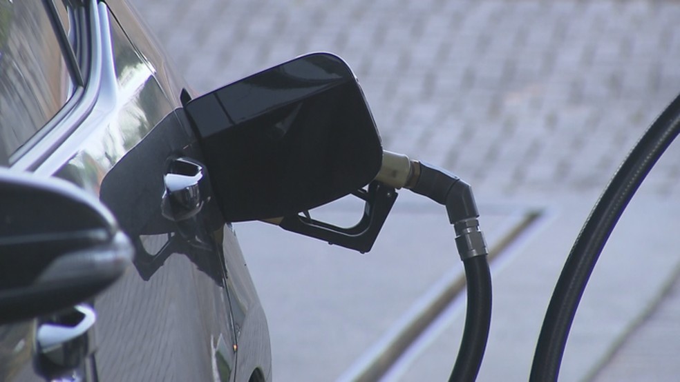 Posto de gasolina posto de combustível bomba de gasolina — Foto: RPC